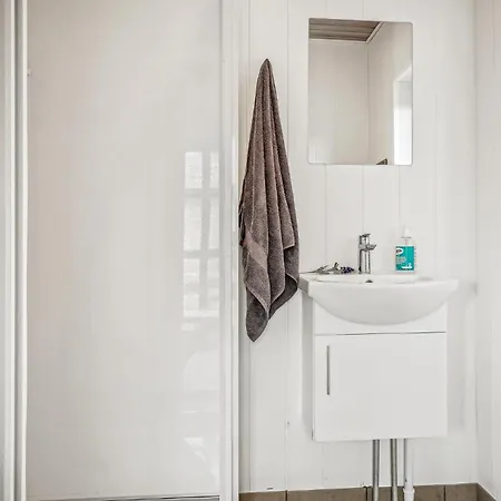 3 Bedroom Amazing In Veslos 度假居
